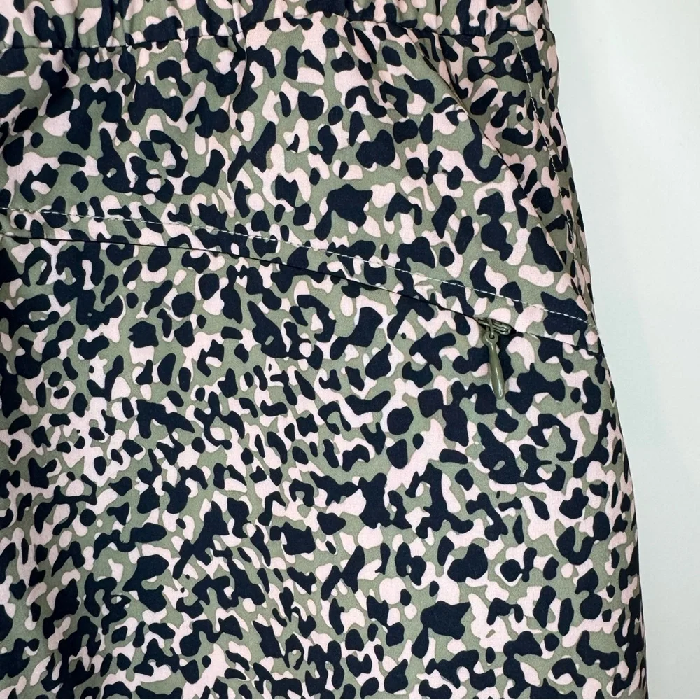 Chico's Zenergy Skort - Black Tan Green Animal Print - Size 1.5 / US 10 - EUC - Picture 2 of 10